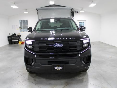 New 2026 Ford Expedition Max Active image 2