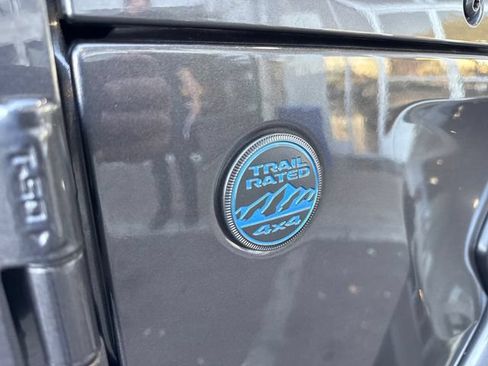 Used 2024 Jeep Wrangler Unlimited AWD/4WD image 33