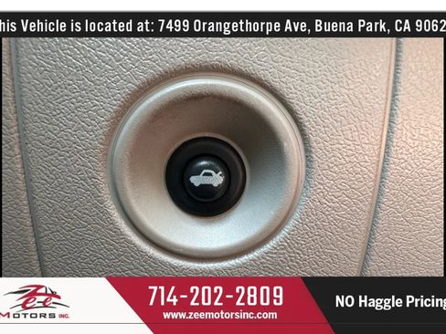 Used 2005 Chrysler 300 SRT8 w/ SRT Option Group II image 32