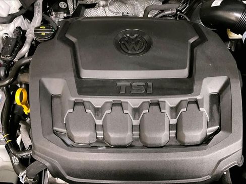 Used 2022 Volkswagen Tiguan SE AWD/4WD image 32