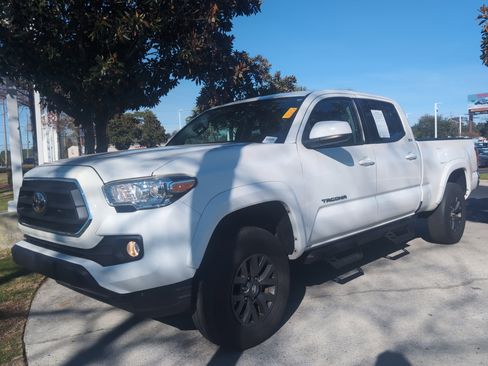 Certified 2020 Toyota Tacoma SR5 image 5