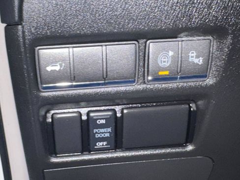 Used 2017 INFINITI QX80 2WD w/ Deluxe Technology Package image 21