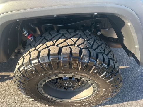 Used 2022 Jeep Gladiator Rubicon image 10