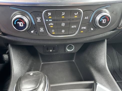 Used 2019 Chevrolet Traverse LT w/ LPO, Floor Liner Package AWD/4WD image 22