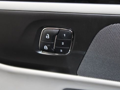 Used 2024 Lincoln Nautilus Reserve image 41