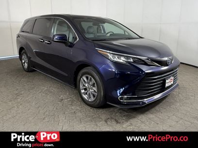 Used 2022 Toyota Sienna XLE
