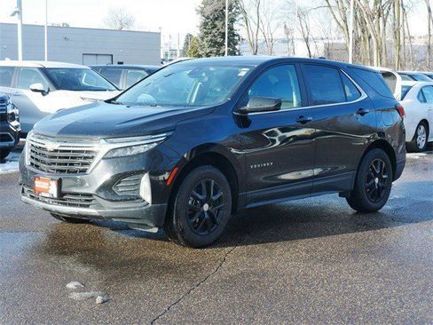 Used 2024 Chevrolet Equinox LT image 3