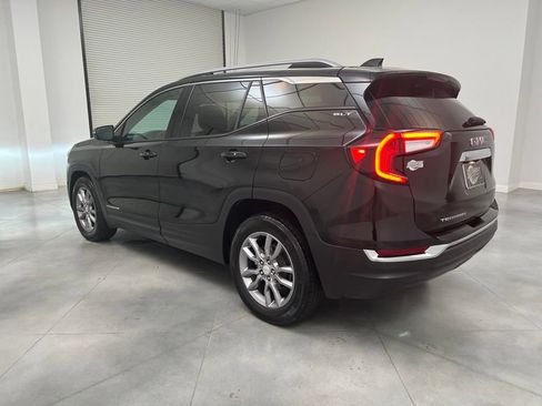 Used 2024 GMC Terrain SLT image 5