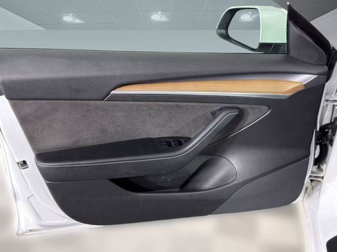 Used 2021 Tesla Model 3 Standard Range Plus image 20