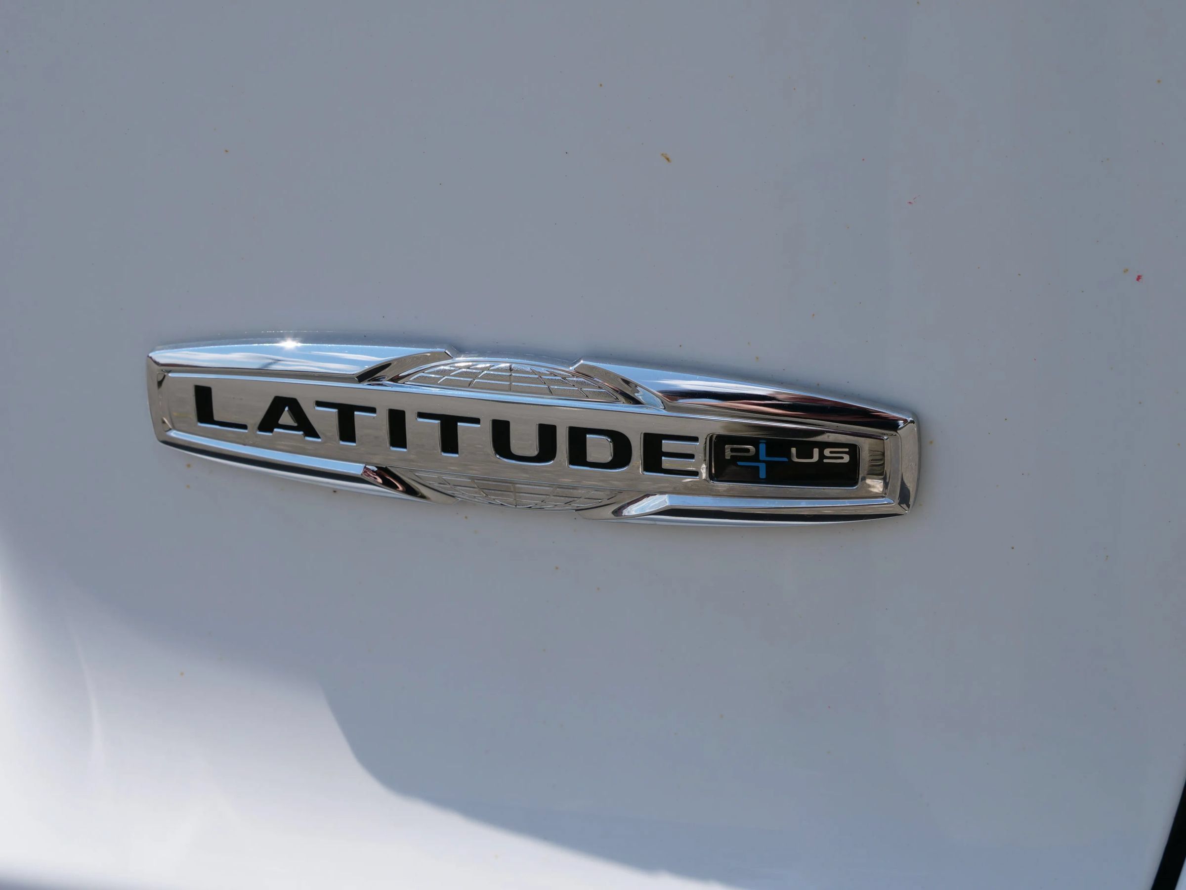 Used 2021 Jeep Cherokee Latitude Plus w/ Mopar Interior Package AWD/4WD image 36