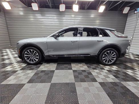 Used 2024 Cadillac Lyriq Sport AWD/4WD image 8