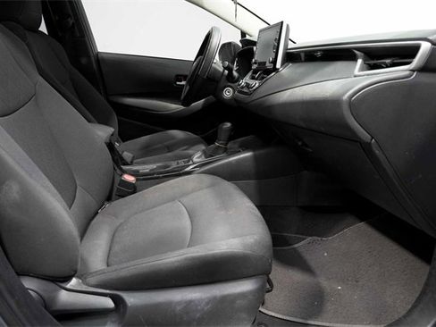 Used 2021 Toyota Corolla LE image 12