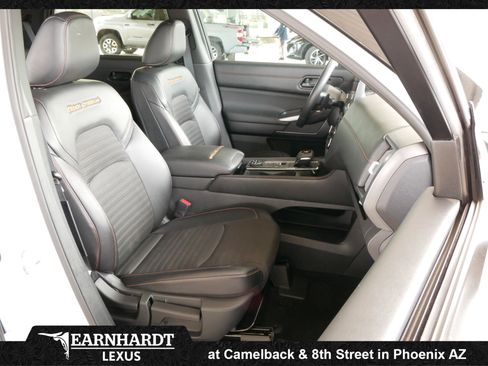 Used 2025 Nissan Pathfinder Rock Creek AWD/4WD image 8