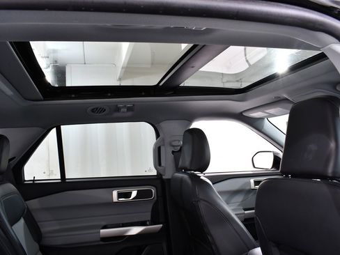 Used 2023 Ford Explorer XLT w/ Equipment Group 202A image 18