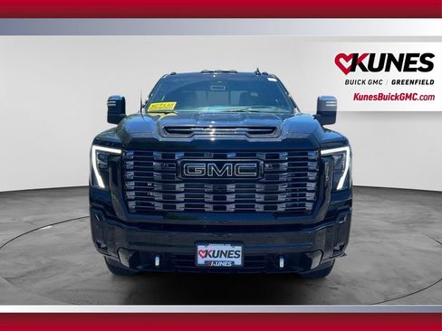 New 2026 GMC Sierra 2500 Denali Ultimate w/ LPO, Black Badging Package AWD/4WD image 11