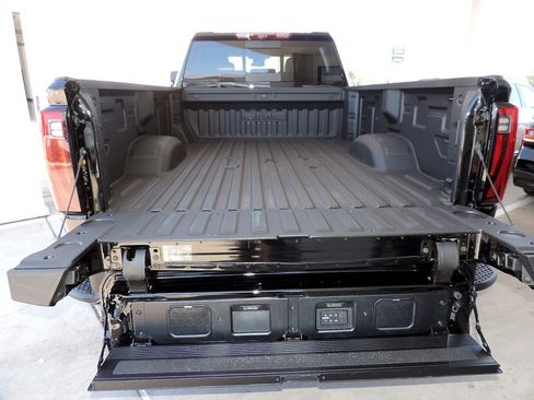 Certified 2026 GMC Sierra 3500 Denali Ultimate AWD/4WD image 15