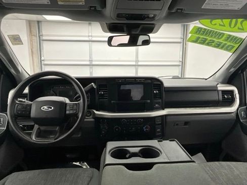Used 2023 Ford F250 XLT AWD/4WD image 4
