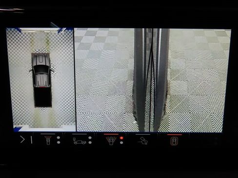 Used 2025 GMC Sierra 2500 AT4X image 19