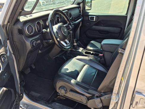 Used 2021 Jeep Gladiator Overland AWD/4WD image 13