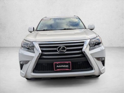 Used 2017 Lexus GX 460 Premium image 2