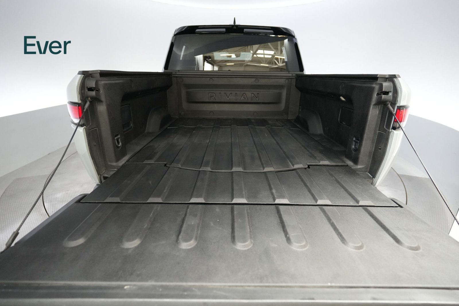 Used 2022 Rivian R1T Adventure AWD/4WD image 8