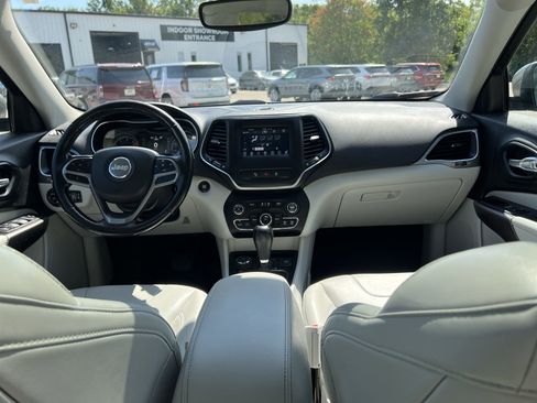 Used 2021 Jeep Cherokee Latitude Plus w/ Sun & Sound Group image 20