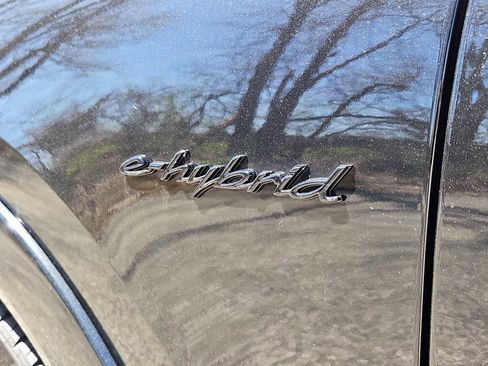 Certified 2025 Porsche Cayenne S AWD/4WD image 3