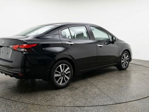 Used 2025 Nissan Versa SV image 9