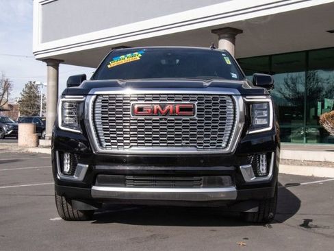Used 2021 GMC Yukon Denali w/ Denali Premium Package image 2