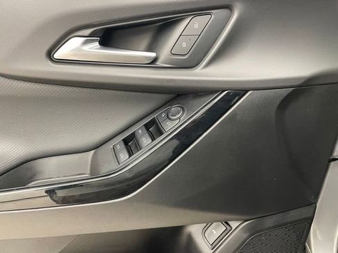 Used 2025 Chevrolet Equinox LT w/ Convenience Package II image 12