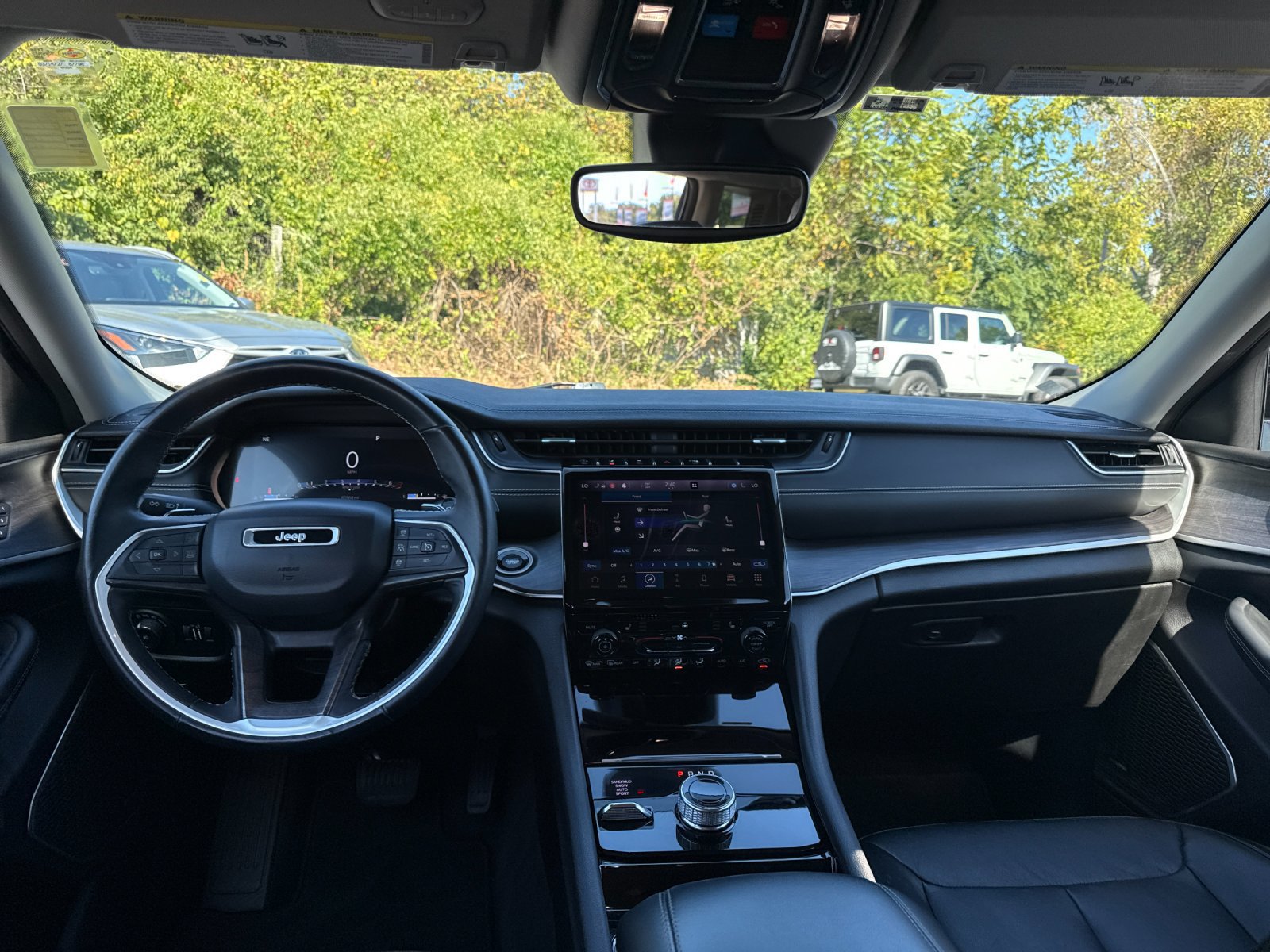 Used 2021 Jeep Grand Cherokee L Limited AWD/4WD image 11