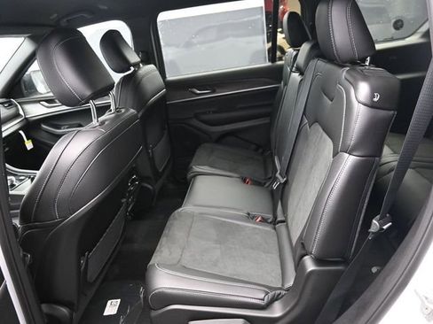 New 2026 Jeep Grand Cherokee L 4WD image 27