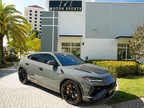 Used 2023 Lamborghini Urus Performante image 1