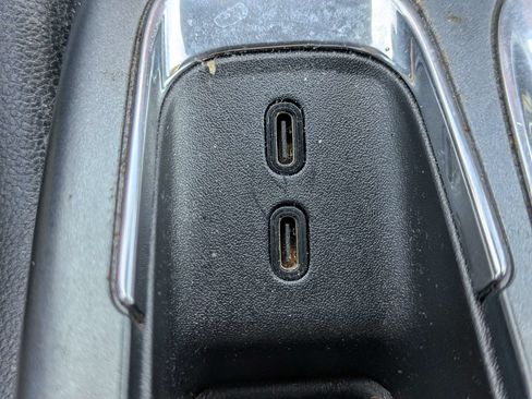 Used 2025 Chevrolet Equinox EV LT FWD image 23