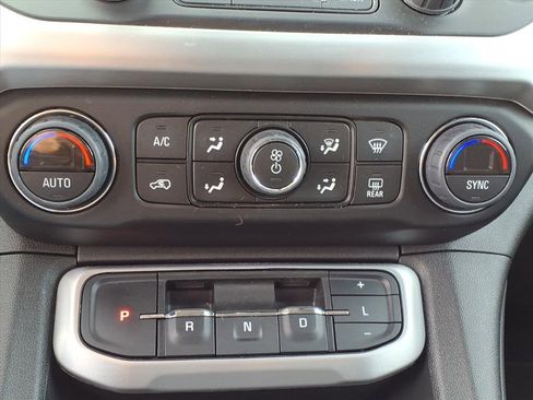 Used 2023 GMC Acadia SLT w/ Elevation Edition image 24