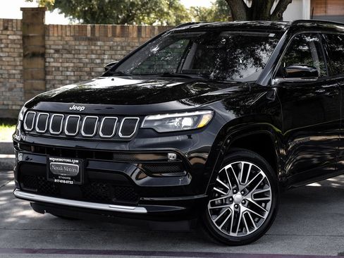 Used 2022 Jeep Compass Limited w/ Elite Group image 12