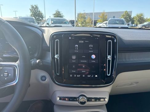 Used 2025 Volvo XC40 B5 Ultra w/ Protection Package Premier AWD/4WD image 28