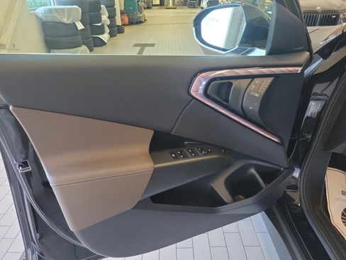 Used 2025 BMW X3 xDrive30i w/ Convenience Package image 15