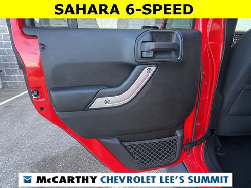 Used 2018 Jeep Wrangler Unlimited Sahara w/ Dual Top Group image 28