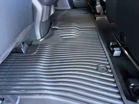 New 2025 Ford Expedition Platinum w/ Stealth Appearance Package image 21