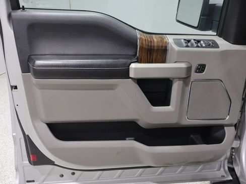 Used 2019 Ford F150 Lariat w/ Equipment Group 501A Mid AWD/4WD image 14