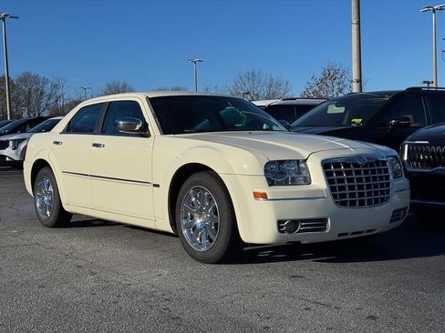 Used 2010 Chrysler 300 Touring image 1