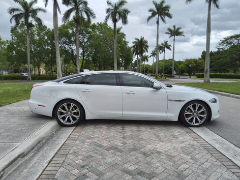 Used 2019 Jaguar XJ L Portfolio RWD image 19