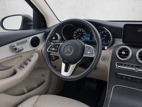 Certified 2022 Mercedes-Benz GLC 300 image 28