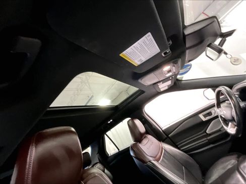 Used 2020 Ford Explorer Platinum w/ Premium Technology Package image 22