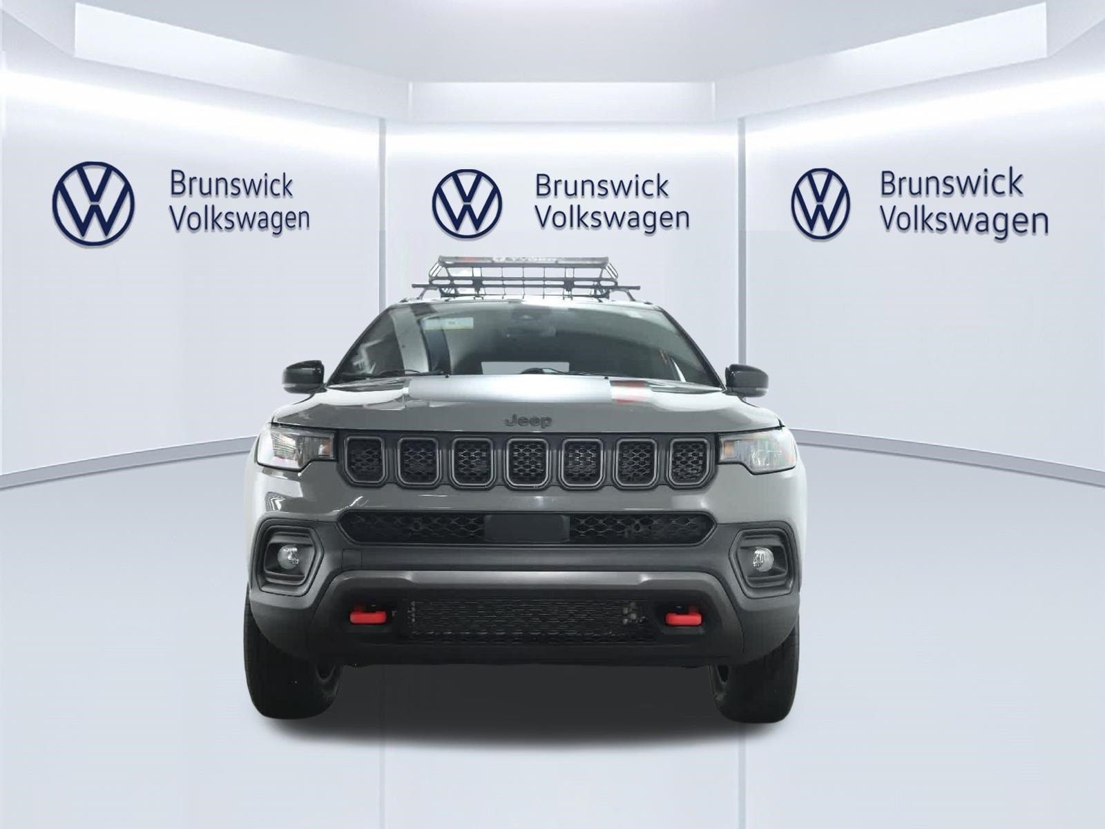 Used 2023 Jeep Compass Trailhawk w/ Trailhawk Convenience Group AWD/4WD image 5