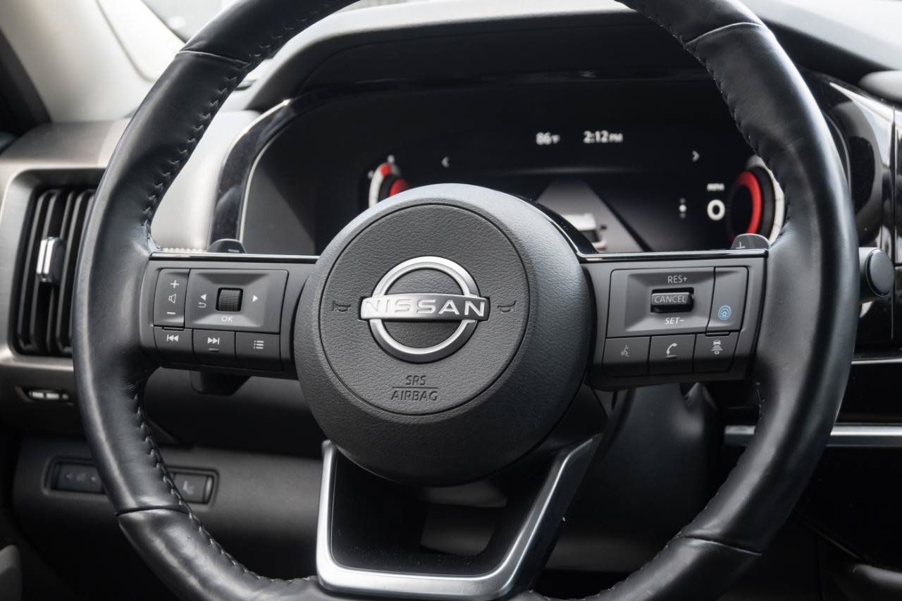 Used 2023 Nissan Pathfinder Platinum AWD/4WD image 23