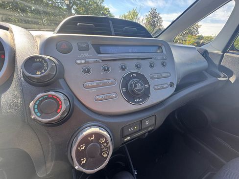 Used 2011 Honda Fit Sport image 23