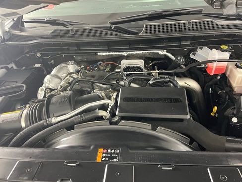 Used 2025 Chevrolet Silverado 2500 LT w/ Convenience Package image 34