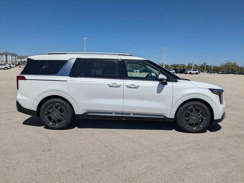 New 2026 Kia Carnival SX FWD image 4